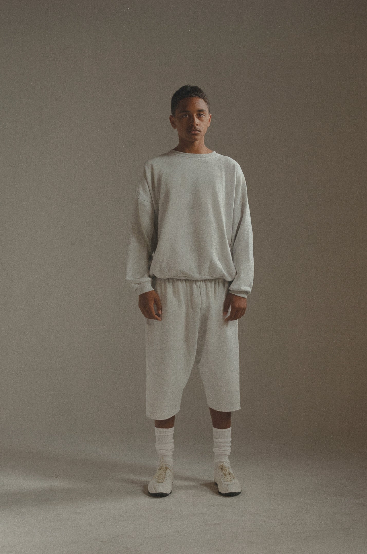 Men's Signature Crewneck Light Grey