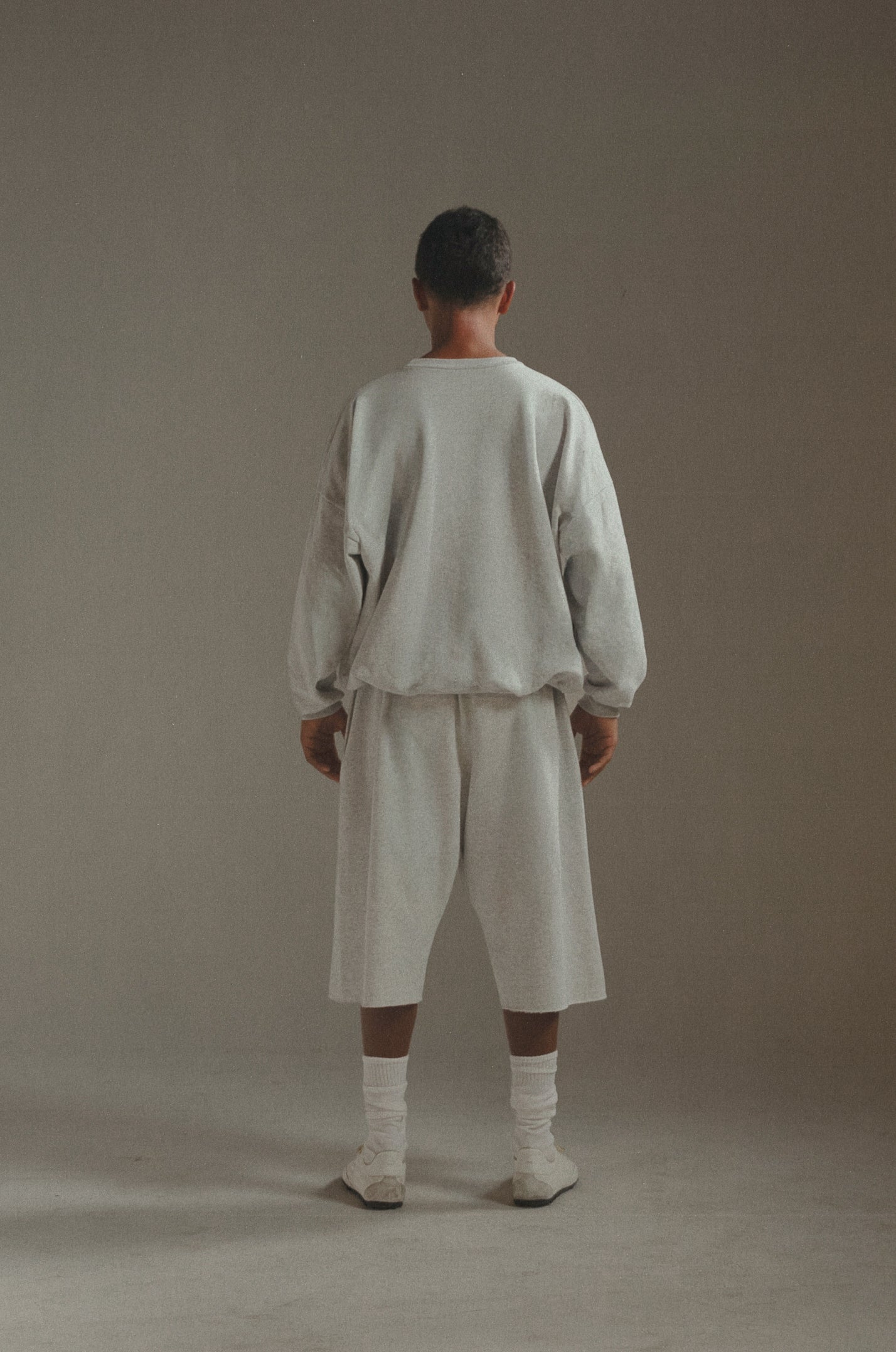 Men's Signature Crewneck Light Grey